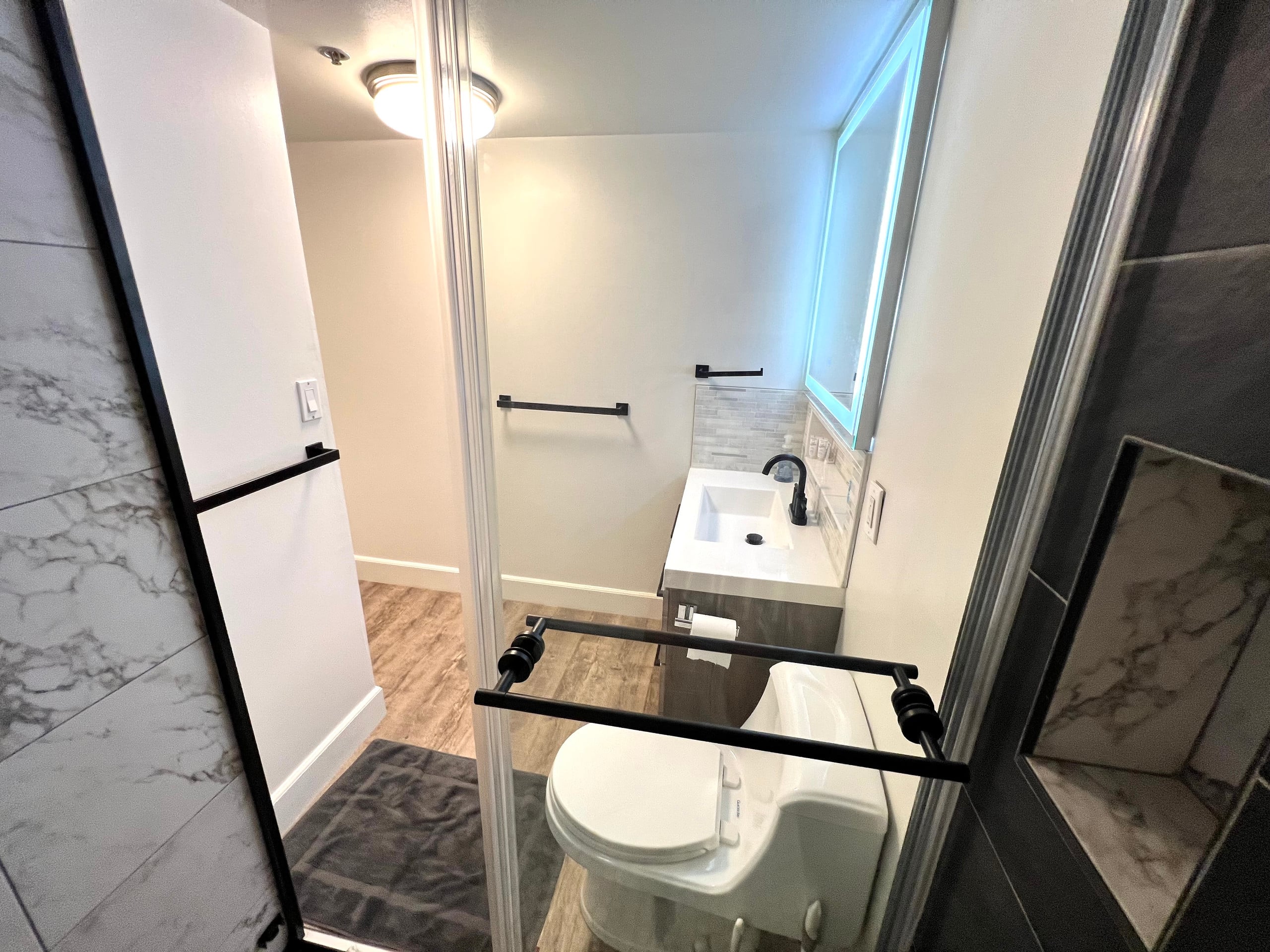 Condo in Honolulu · ★4.83 · 1 bedroom · 2 beds · 1 bath - Image 18