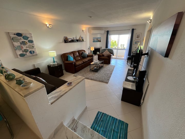 Modern Apartment With Wifi And Air Con In Lounge - Guia