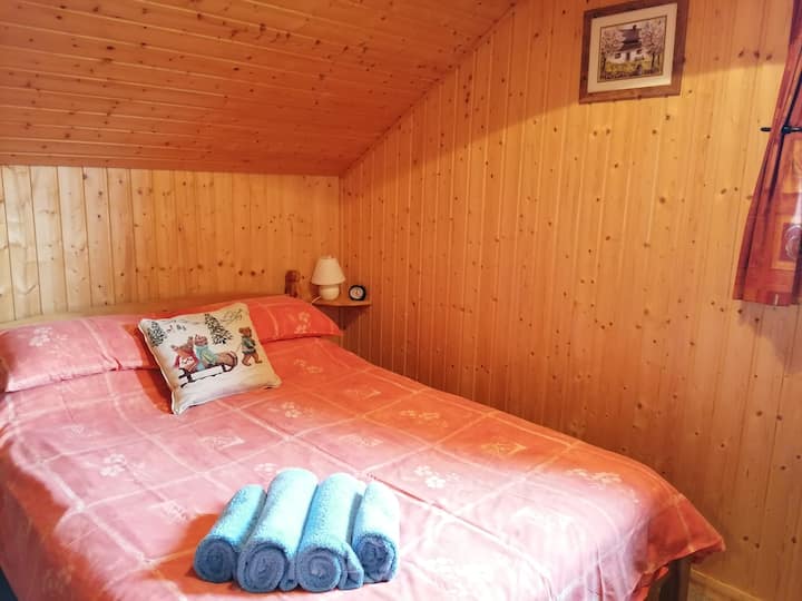 1号卧室配有双人床