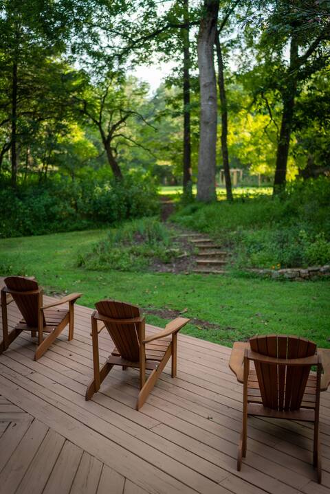 10 Acre Property with Hot Tub & Privacy