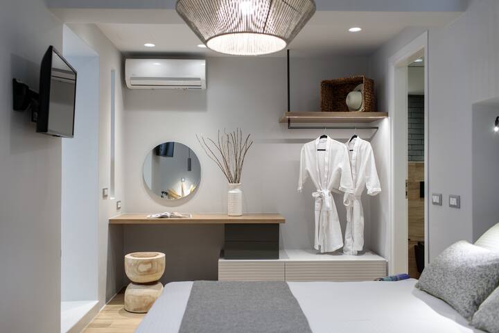 Exclusive Villa • Sea Views Naxos Ag. Anna Beach gallery image 3