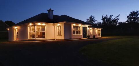 Luxurious  4 Bed/3 Bath Accommodation Mitchelstown