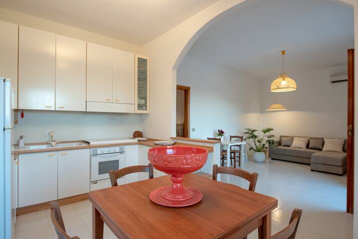 Maria Beach House – 2min to beach, seaview rooftop gallery image 3