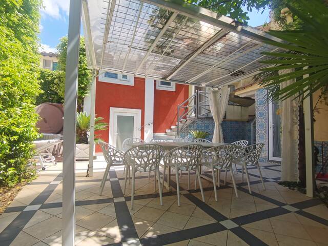 At the top faboulous terrace Florence gallery image 4