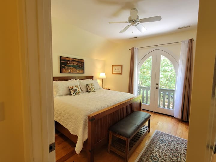 Upstairs King bed with private bath