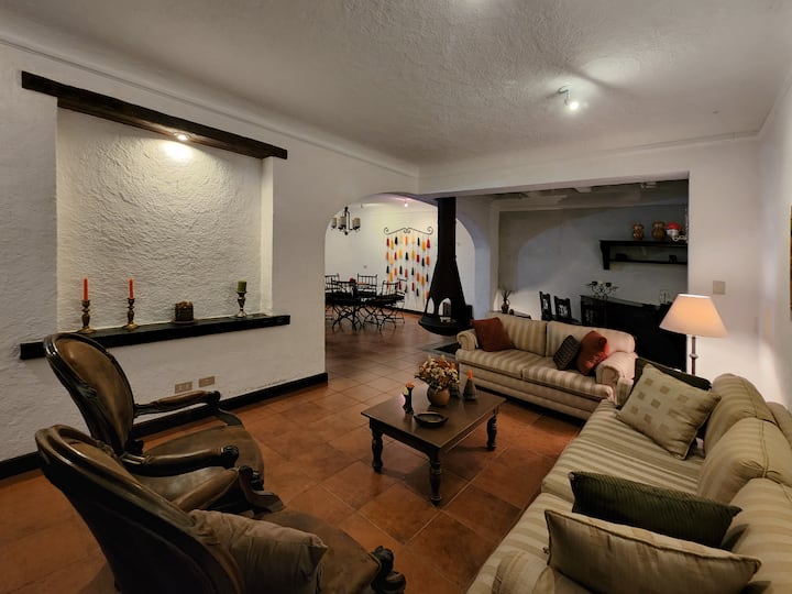 ห้องโถงชั้นหนึ่ง