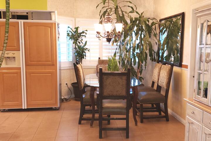 Wonderful Home – Pet friendly-5 Bedrooms/6 Beds gallery image 5