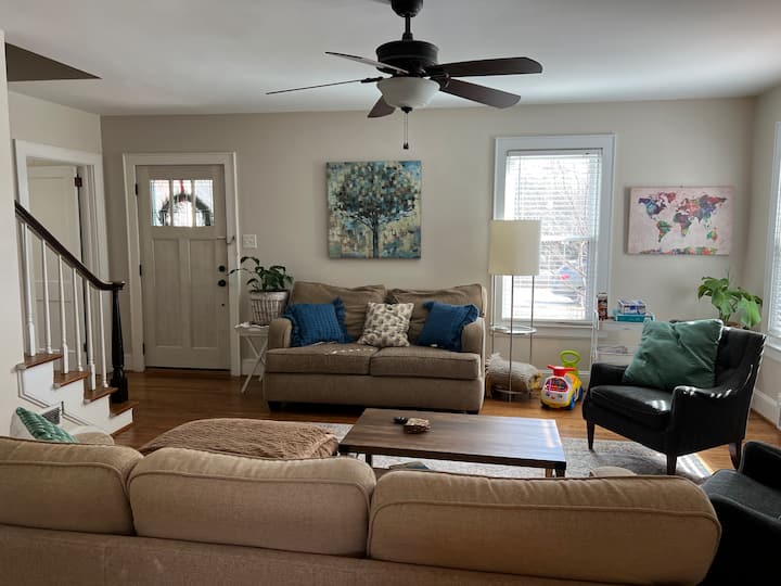 *Charming* 3bd Dogfriendly Entire Home Close To Dt - Winston-Salem, NC