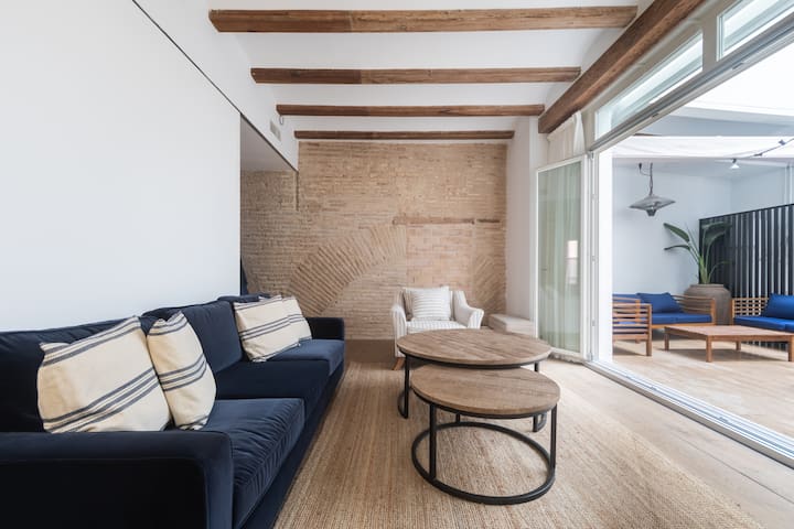 Downtown apartment with terrace