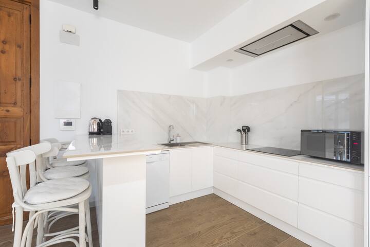 Downtown apartment with terrace gallery image 3