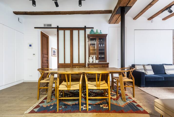 Downtown apartment with terrace gallery image 5