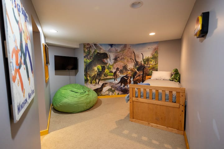 The Dinosaur Room - Perfect for kids and adults alike!