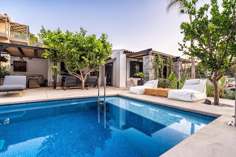New Villa HALO  just 100m from the beach