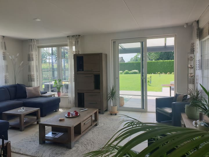 Gehele Luxe Villa Met Jacuzzi En Hectaren Tuin - Culemborg