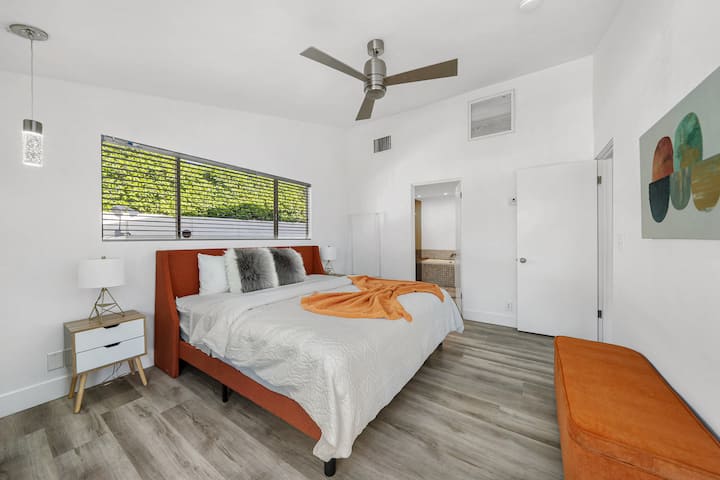 Dormitorio principal, cama king
(Dormitorio 1)