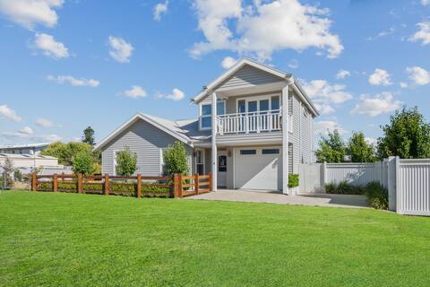Saltair beach house 2 bedroom 2 bathroom,