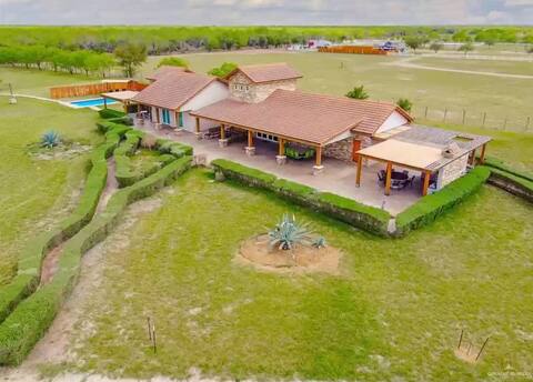Delightful 4 BR ranch house with private pool