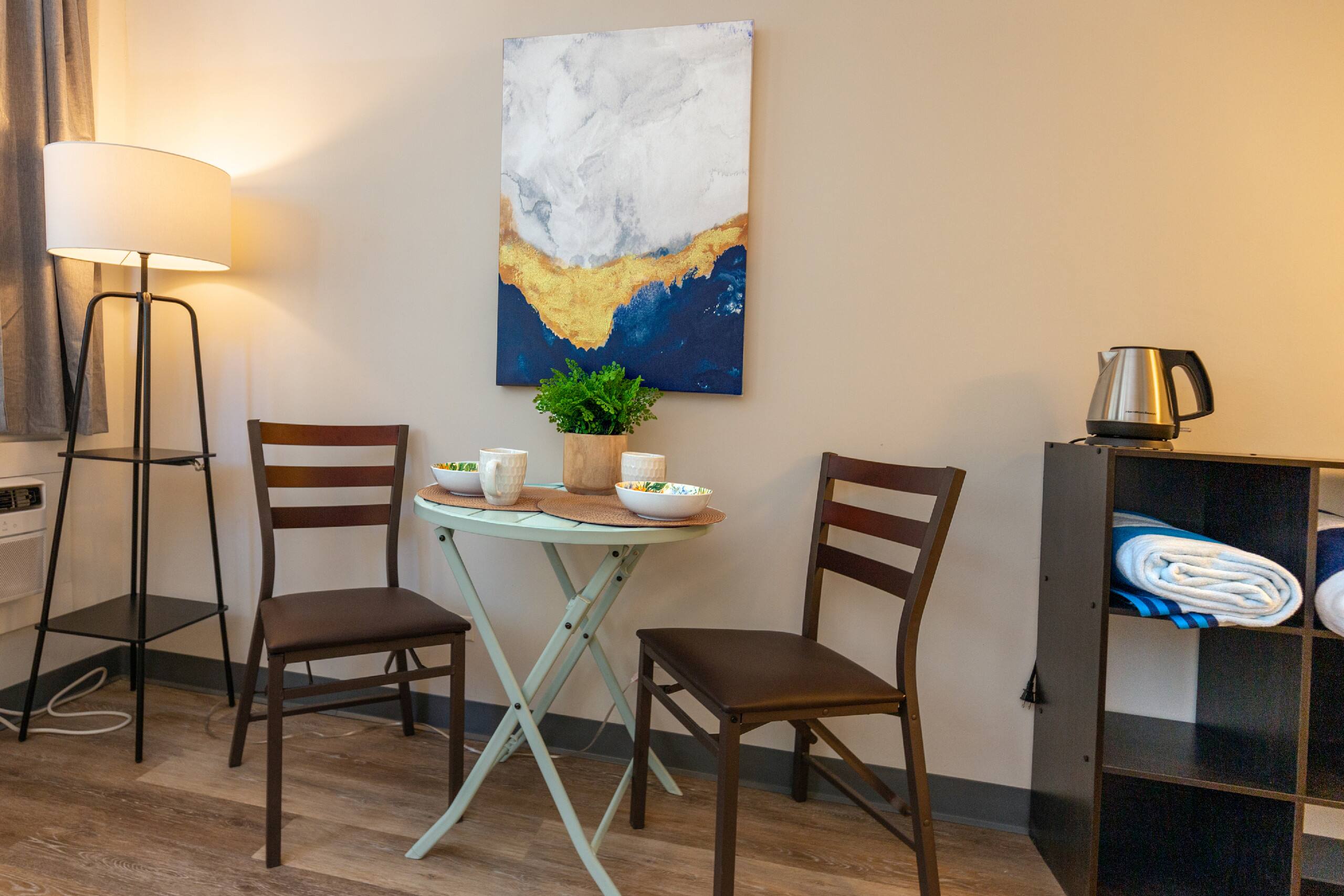 Condo in Honolulu · ★4.66 · Studio · 1 bed · 1 private bath - Image 5