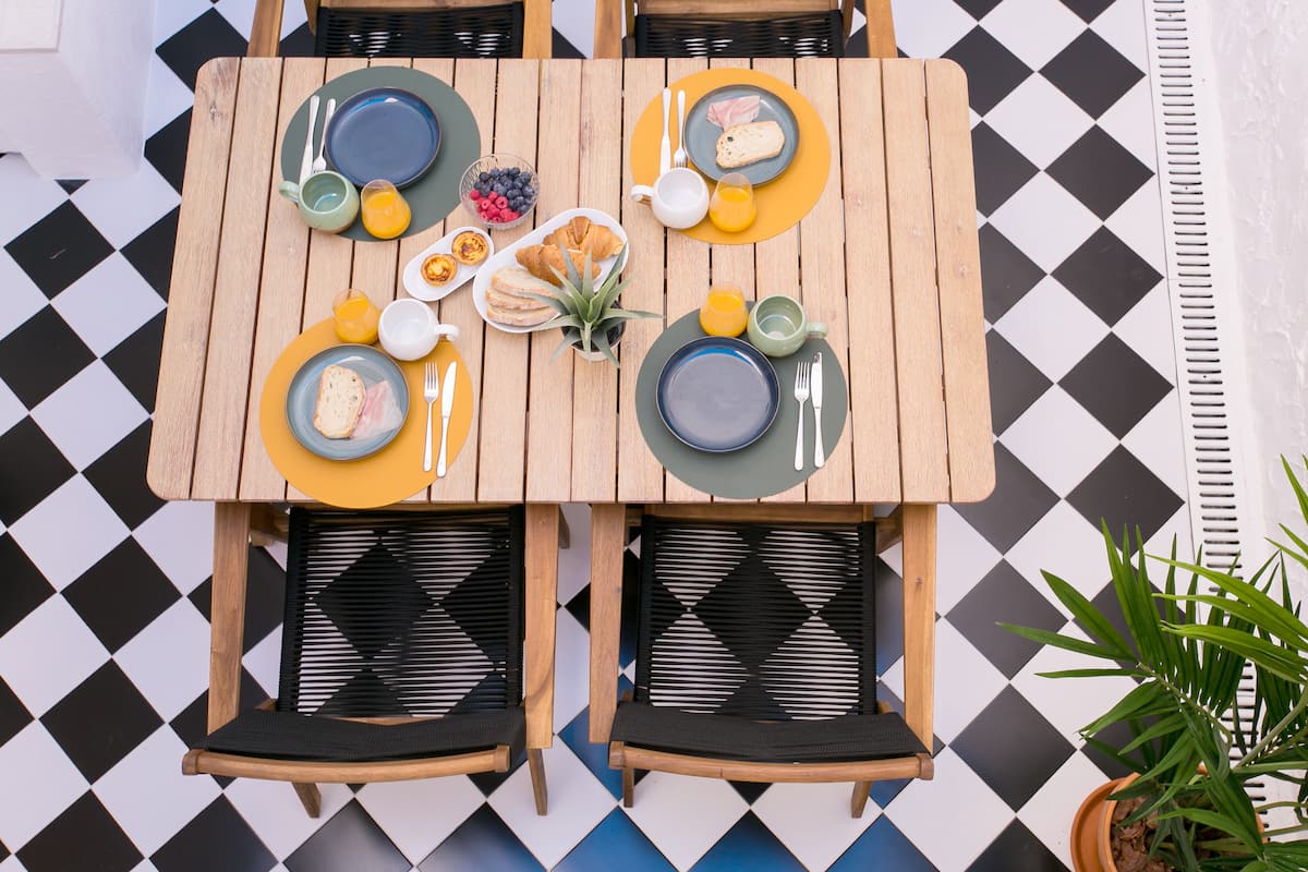 Breakfast table