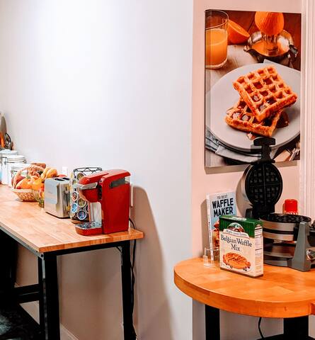 Pet Friendly space with art studio and Breakfast. gallery image 2