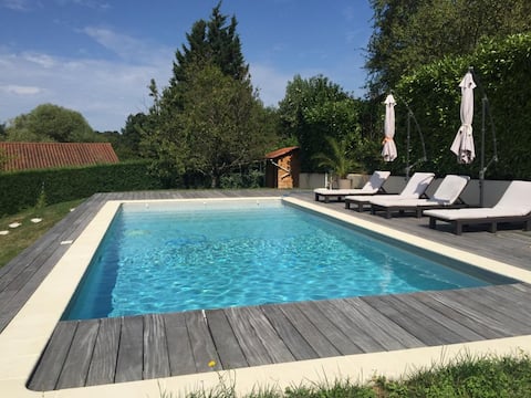 160 m2 house with pool, 10 minutes from Lyon