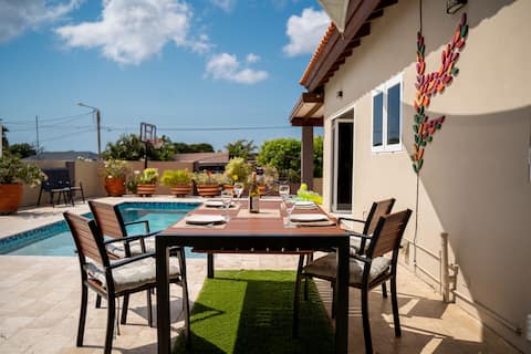 Savaneta Hills -New Private Pool- Close to beaches