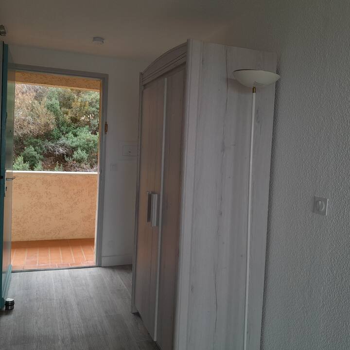 Studio Pour 2  Avec Piscine  Et Superbe Vue Mer - Roquebrune-sur-Argens