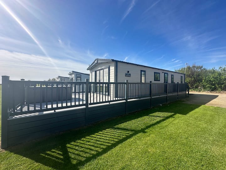 Luxury lodge with full sea views ref 20234BS