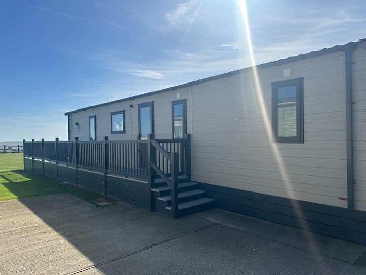 Luxury lodge with full sea views ref 20234BS