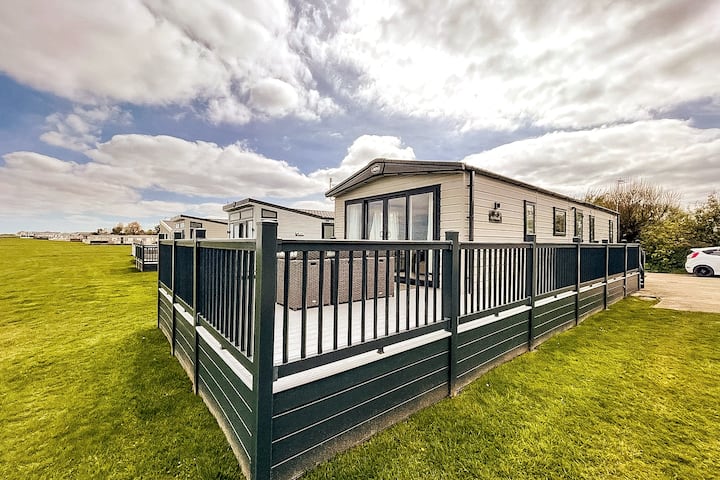 Luxury lodge with full sea views ref 20234BS
