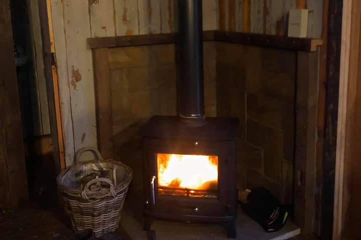 Country Huts On The Wolds - Wool Hut, Sleeps 2 - Yorkshire