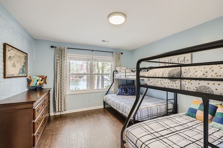 Chambre n °5 avec 2 lits superposés - niveau inférieur