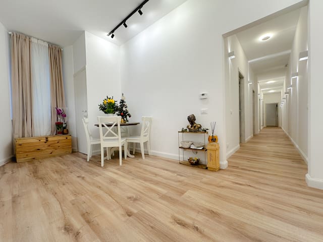 Colosseum Luxury Guest House / Entire Home