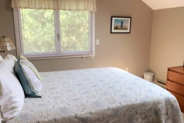 غرفة نوم في الطابق الثاني (إطلالة أخرى).