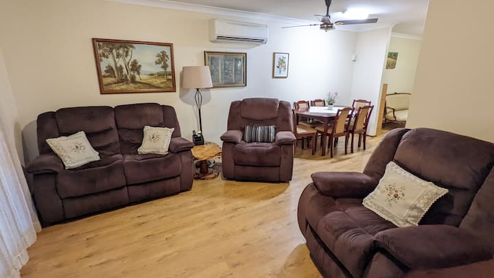 Collins Place: Comfortable Home With All You Need - Perth