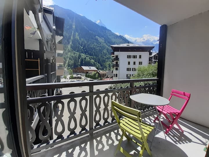 Comfortable Apartment with Mont Blanc view balcony