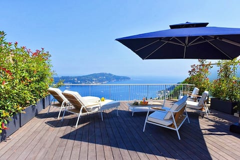 Apartment with 120m2 Rooftop in Villefranche