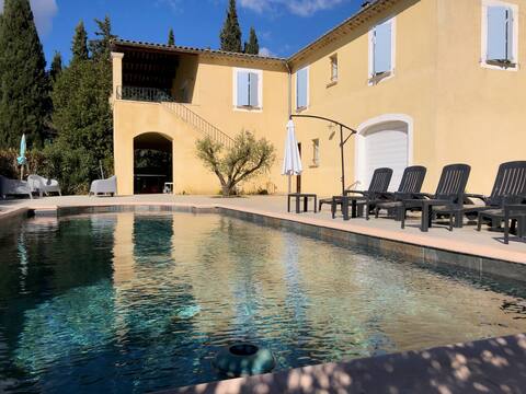 Large Prestigious Villa with Pool and View