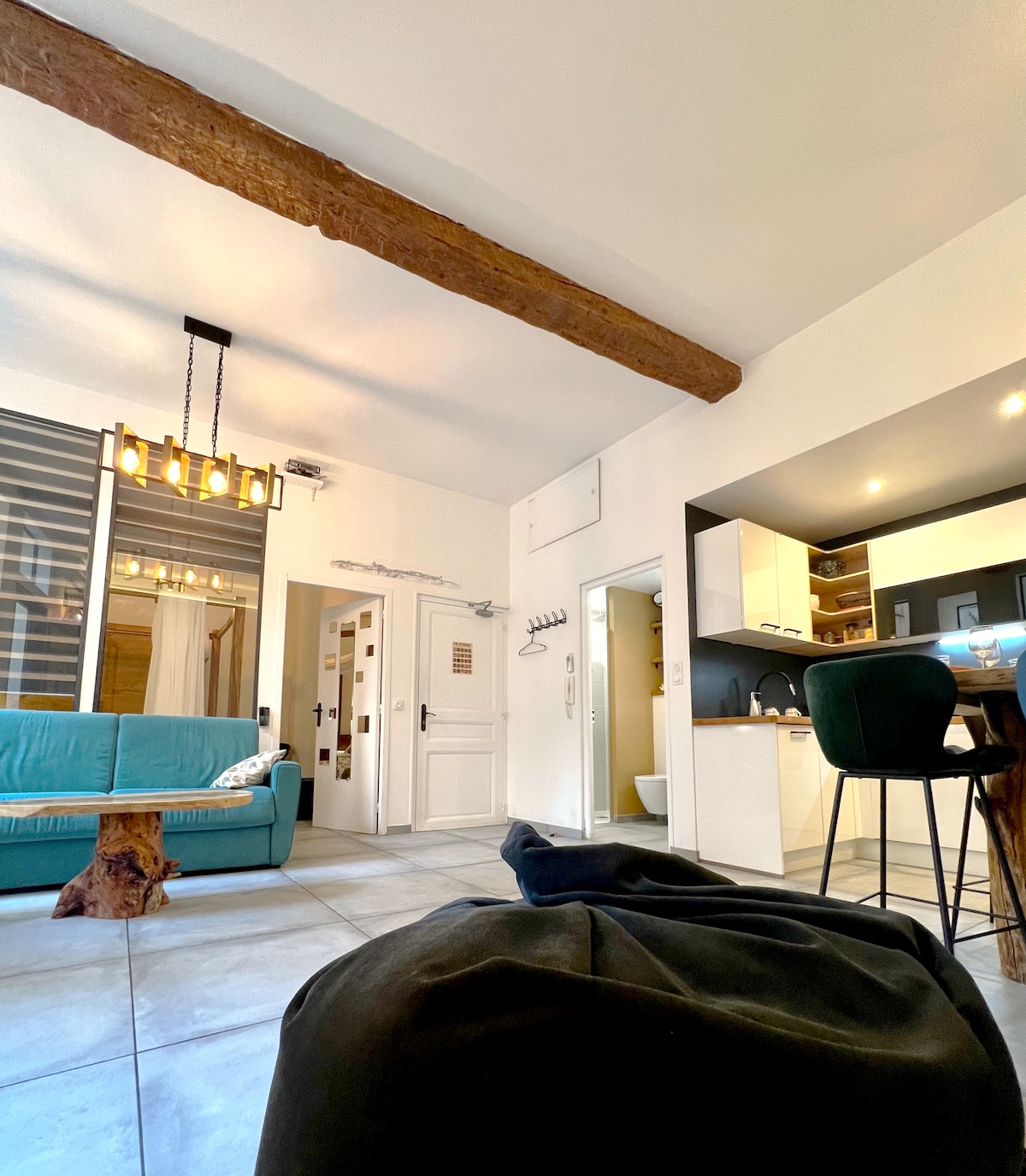 Top performing Airbnb: LoveRoom with Jacuzzi & Patio, Beach at 20m, A/C in Collioure