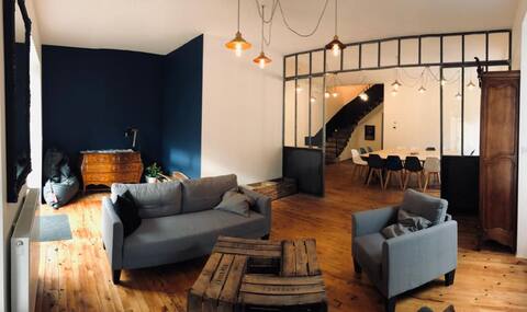 Double house, Auvergne, 21 people