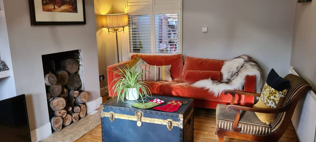 Wow space | 5 bed | mins to tube + FREE breakfast| gallery image 2