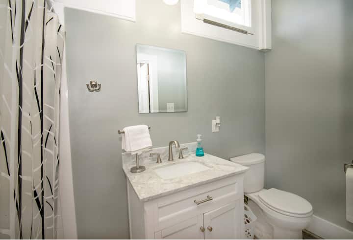Beautiful Studio Close To The Beach! - Gulfport, MS