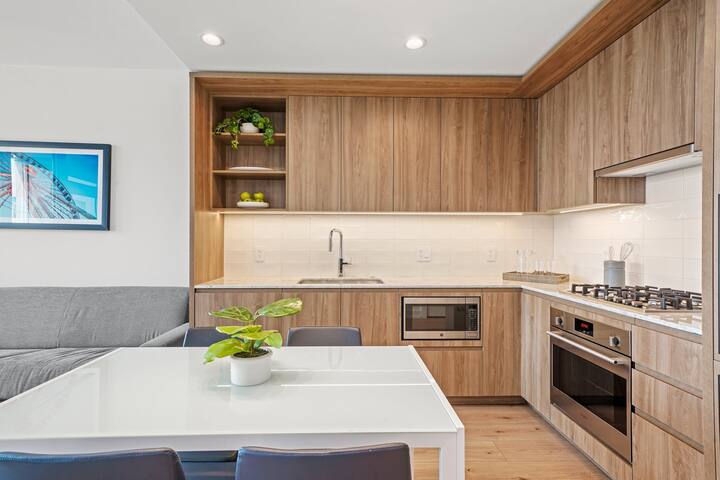 Level- Stunning New Junior Two Bedroom gallery image 2