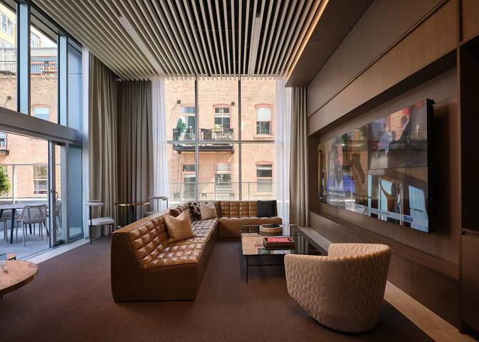 Level -Beautifully Located Two Bedroom Suite gallery image 3