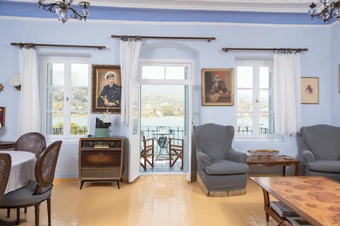 Popular Airbnb listing: Captain Rizos's House in Περιφερειακή Ενότητα Νήσων