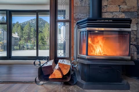 Top Airbnb: Location Location! Ski In-Ski Out, Summer Getaway in Mammoth Lakes