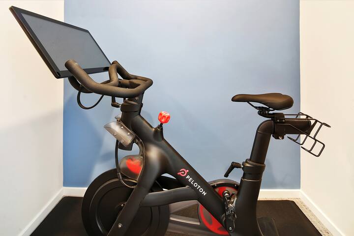 The Gus | Rooftop Hot Tub | 3 BR/2 BTH | Peloton gallery image 4