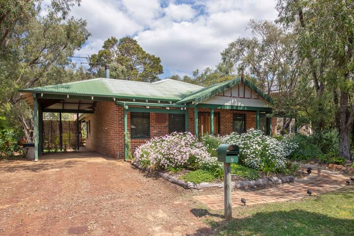 Berties Beach House gallery image 2