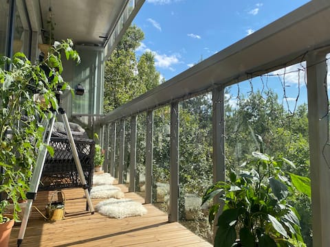A sunny family condo in a quiet seaside area