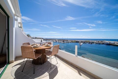 Casa Galana | In front of the sea with style